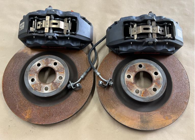 2015-2023 FORD MUSTANG GT FRONT 6 PISTON BREMBO BRAKE CALIPERS ROTORS 9K MI- OEM